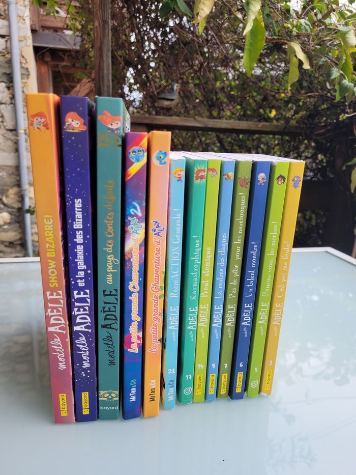 BD Mortelle Adèle, couverture rigide, gros format : Mortelle Adèle et la Galaxie des Bizarres - photo numéro 4