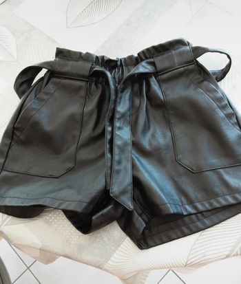 Short fille
