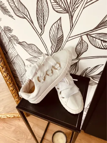 Pointure 36 baskets femme Stradivarius blanches 🌺
