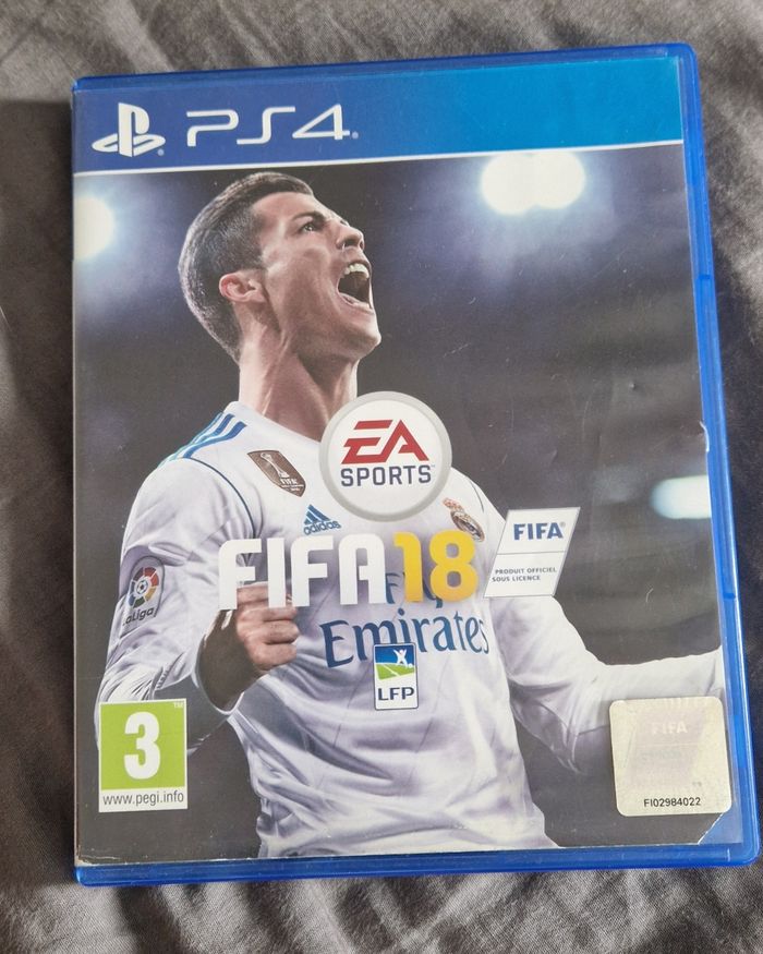 PS4 1TO +4KEUX - photo numéro 4