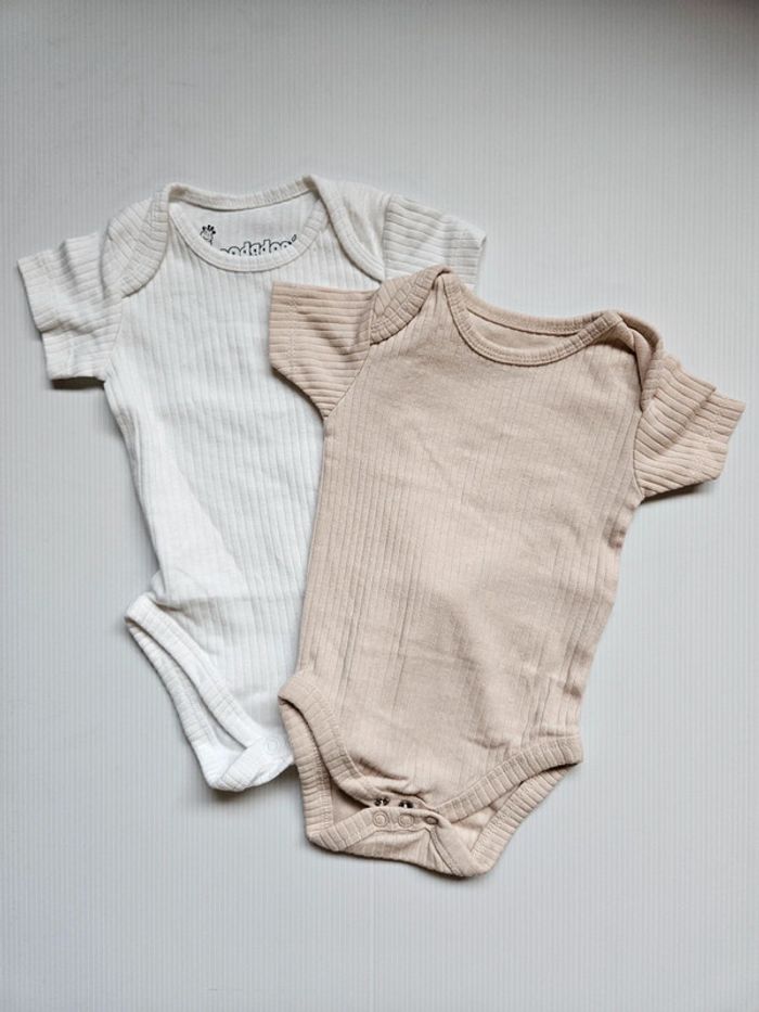Lot de 2 bodies manches courtes