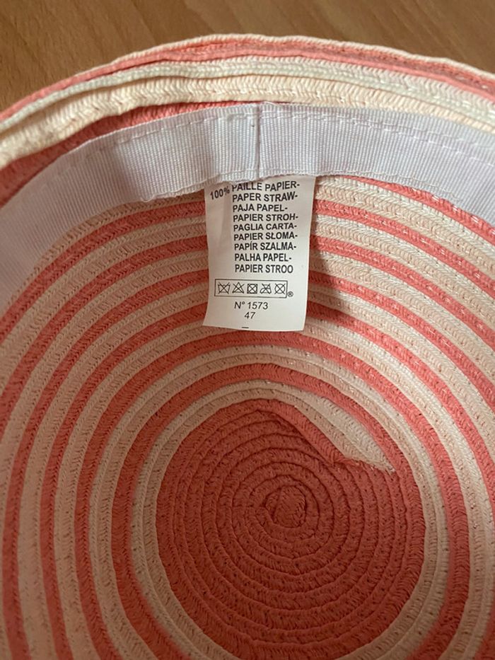 Jolie chapeau bébé fille T. 47 neuf - photo numéro 2