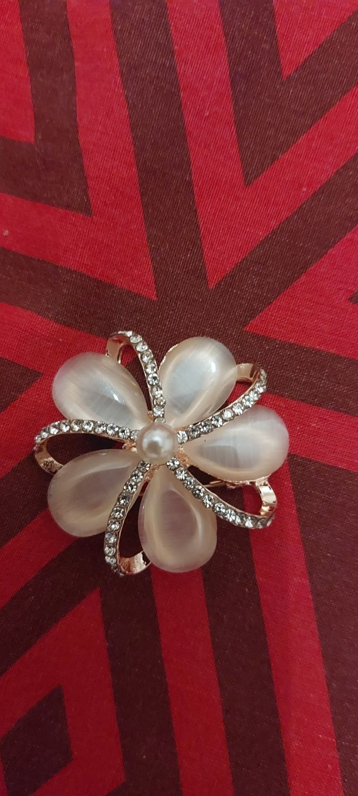 Broche pour femme - photo numéro 3