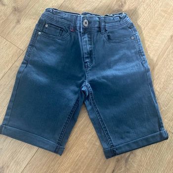 Short tape à l’œil