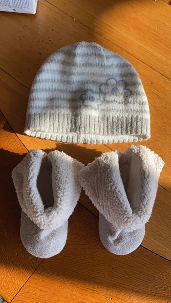 Chaussures + bonnet fille