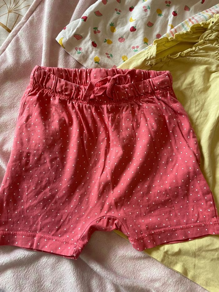Lot 3 tuniques et 1 short H&M 18/24 mois - photo numéro 2