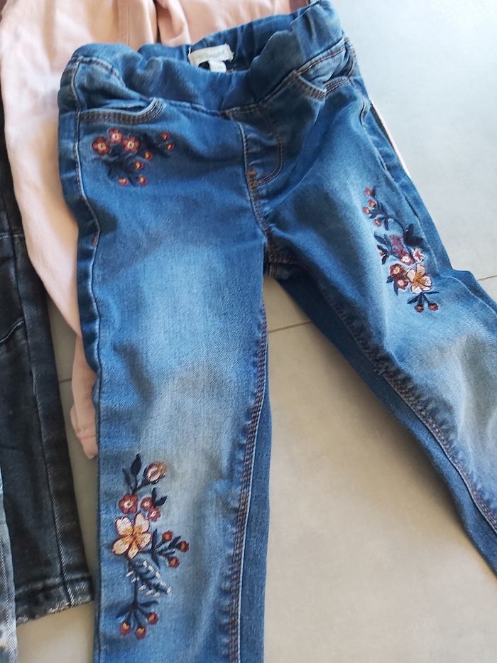 Lotde 4 jeans fille 4 ans - photo numéro 2