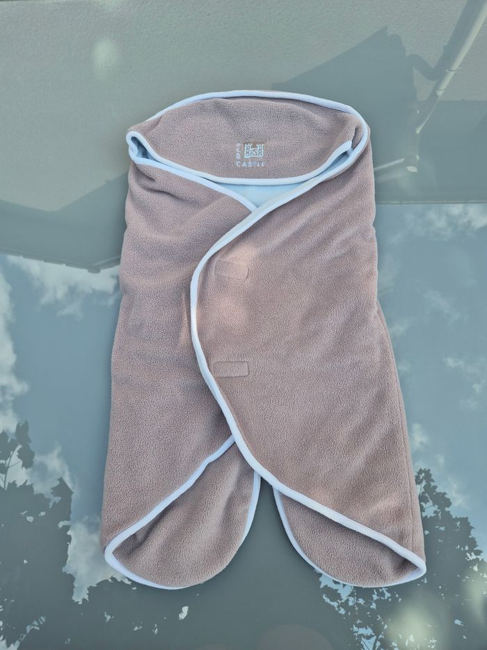 Lot de vêtements naissance et 1 mois - photo numéro 10