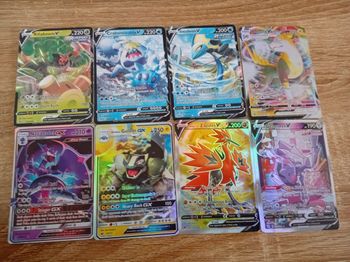 Lot de 8 cartes pokemon