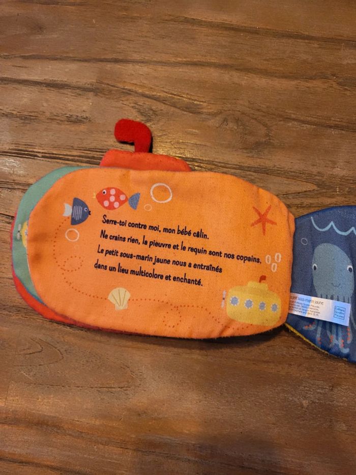 Livre sous marin tissu - photo numéro 6