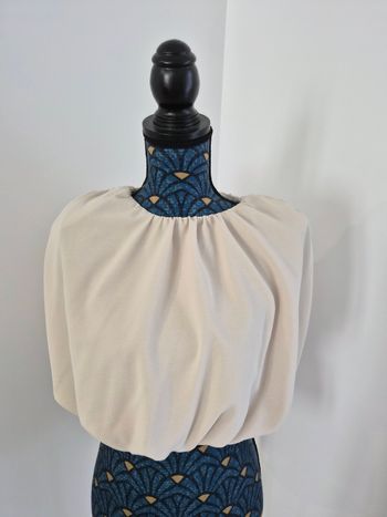 Chemisier courtes bouffant avec épaulettes, beige, Jessy&Co.