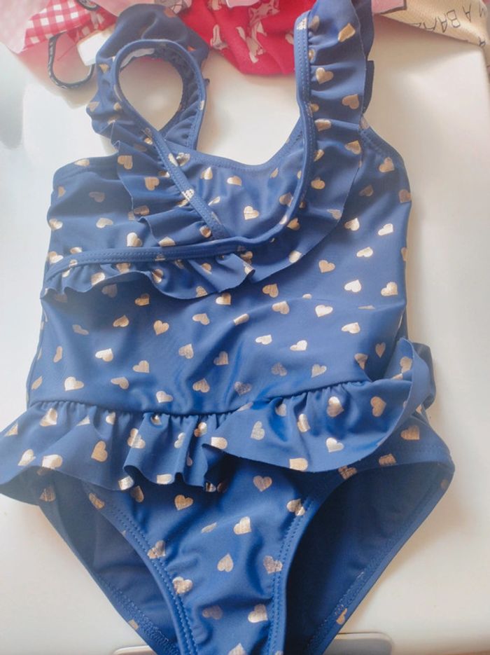 Maillot de bain bleu avec coeurs dorés Lili marelle