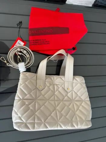Sac à main vegasus écru Valentino