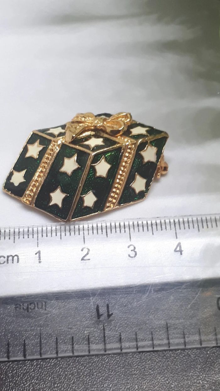 Broche cadeau vintage - photo numéro 3