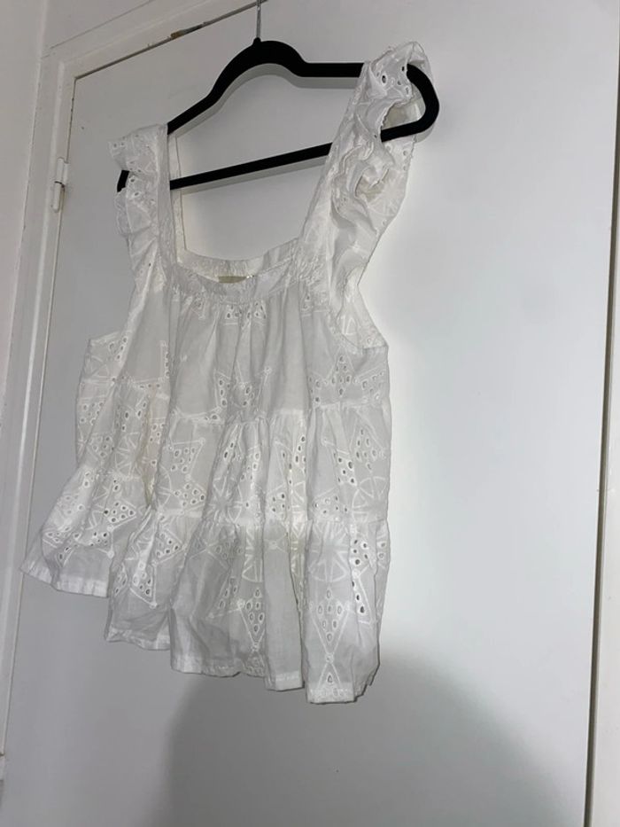 Blouse blanche brodée avec volant Taille M - photo numéro 8