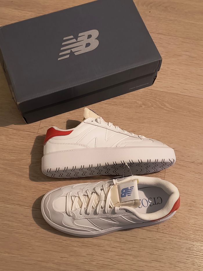 Chaussures plateforme New Balance taille 40.5 neuves - photo numéro 3