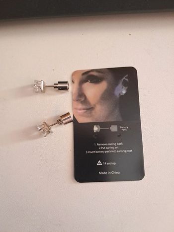 Boucle d'oreille lumineuse