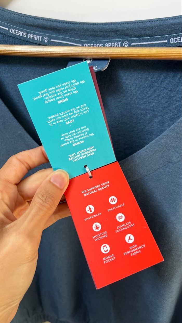 Sweat Oceans Apart col V taille L oversize - photo numéro 10