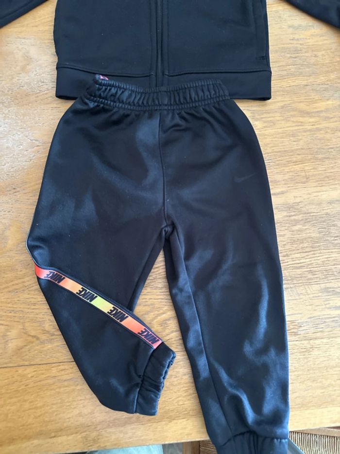 Ensemble Nike dry fit 24 mois - photo numéro 2