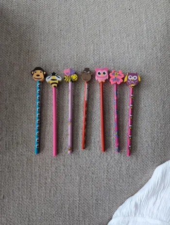 Lot de crayons de bois avec gomme