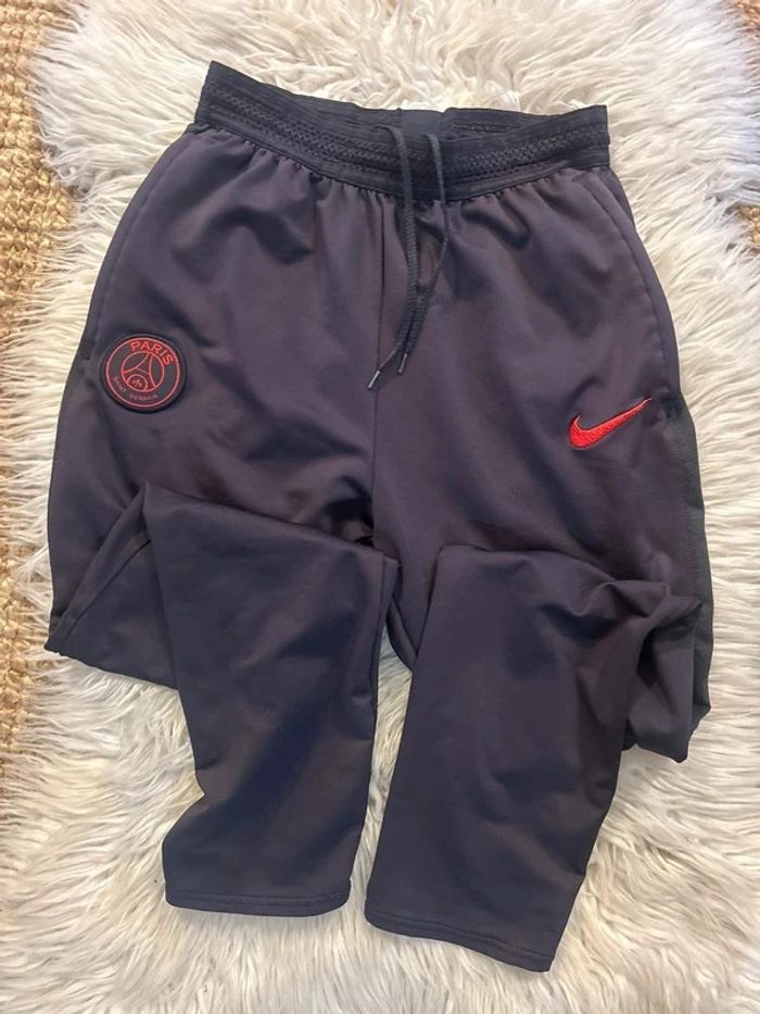 Garçon 👦🏻 Jogging foot PSG nike taille xl/158-170 cm - photo numéro 4