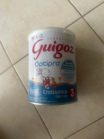 Lait guigoz 3 eme âge neuf