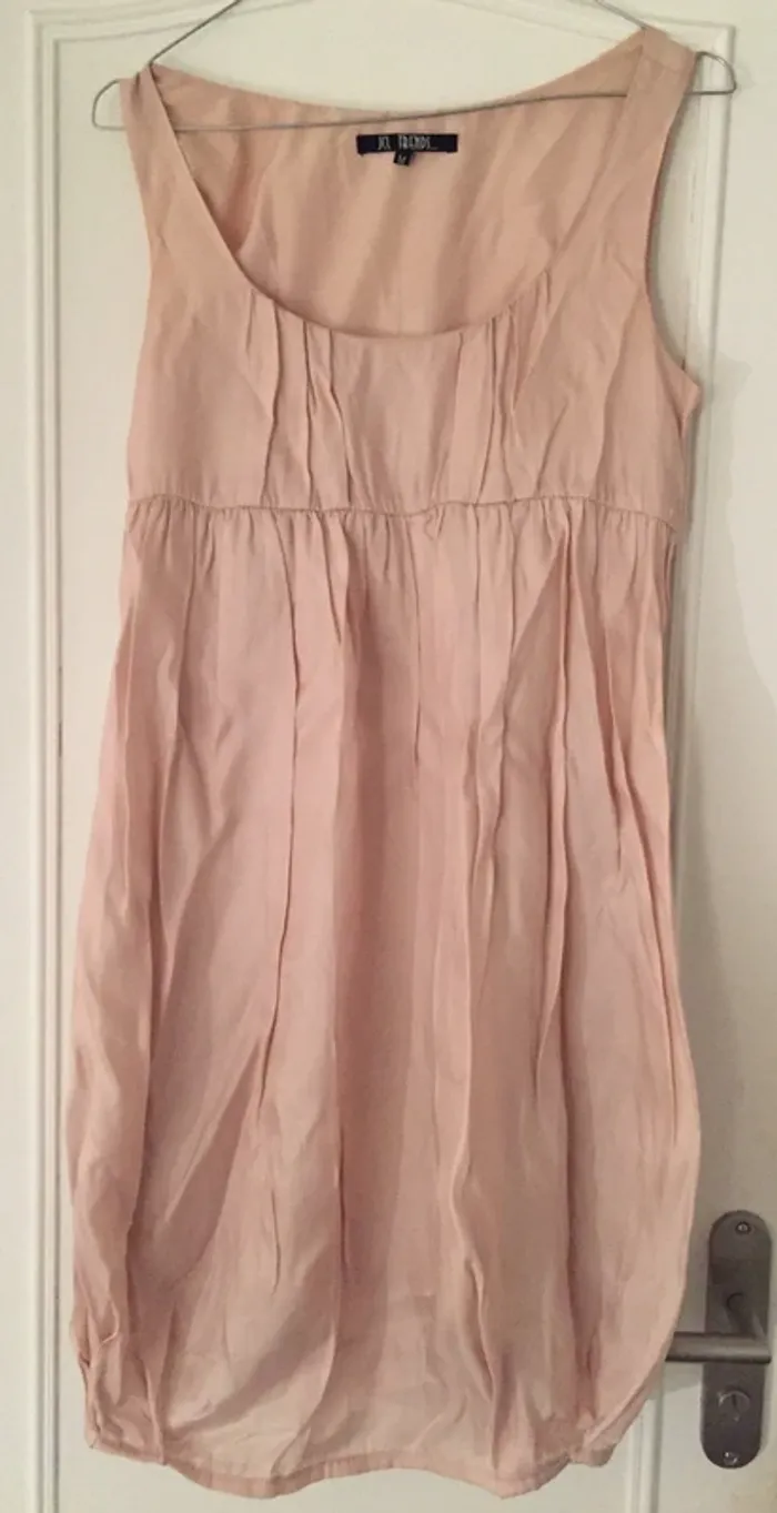 Robe rose pâle