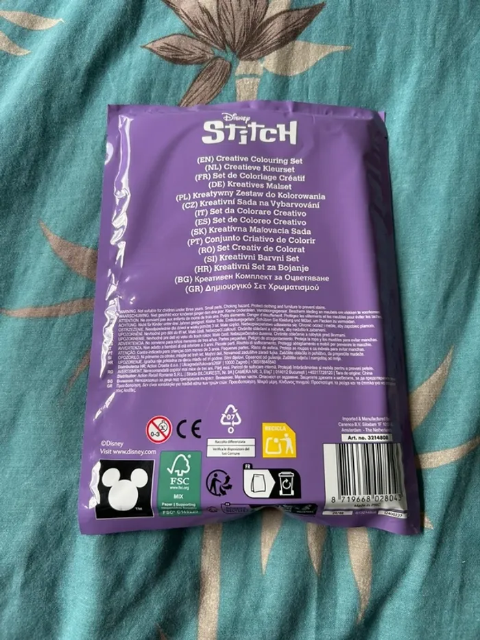 Lit de coloriage stitch neuf - photo numéro 2