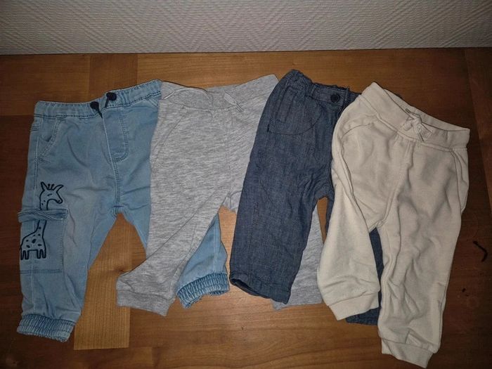 Lot 4 pantalons 9 mois