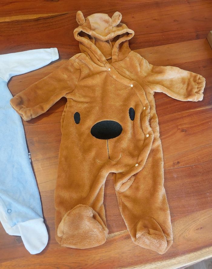 Lot 6 mois pyjamas et combinaison chaude - photo numéro 2