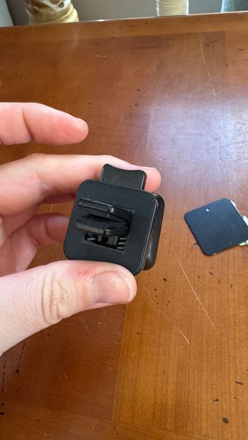 Support téléphone magnétique Grundig avec un aimant