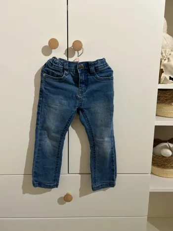 Jeans 3 ans garçon parfait état