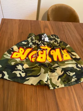 Short box thaï vert taille S