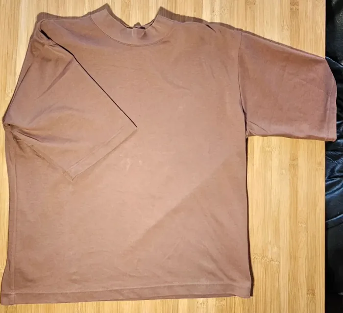 Tee-shirt Uniqlo - photo numéro 2