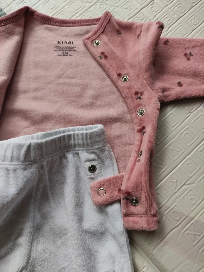 Petit pyjama deux pièces Kiabi 3 mois 🍒 - photo numéro 2