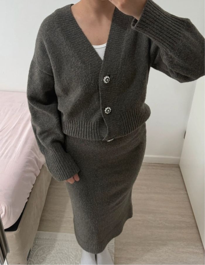Ensemble pull et jupe gris foncé H&M