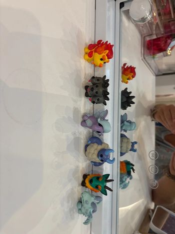 Figurines adopt me