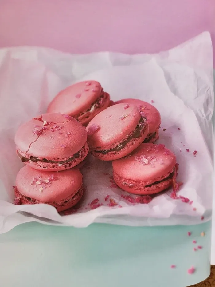Livre de cuisine "Macarons et Millefeuilles" Natacha Arnoult - photo numéro 7