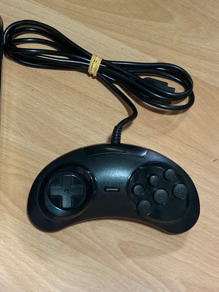 Console Sega Mega Drive RGB Loose + manette Generique - photo numéro 3
