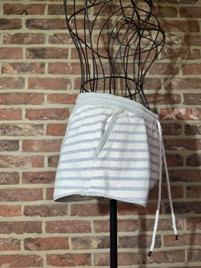 Short ligne gris et blanc Undiz Taille XS / 34 - photo numéro 8