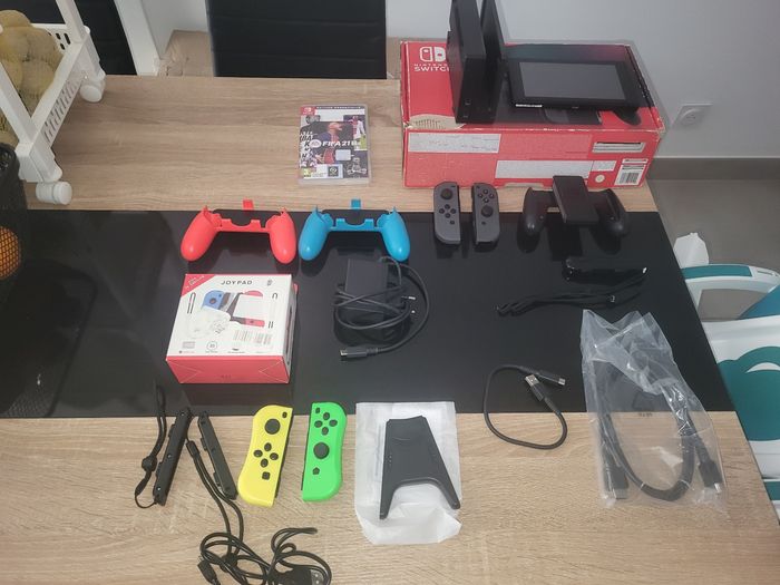 NINTENDO SWITCH GRISE - photo numéro 2