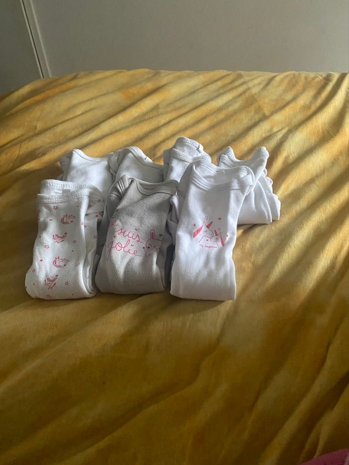Bodies bébé fille taille 6 mois