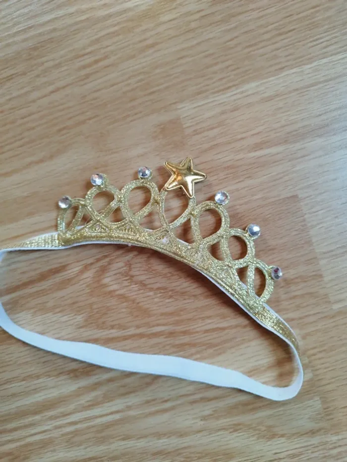 Couronne 👑 fille 1 an doré - photo numéro 2