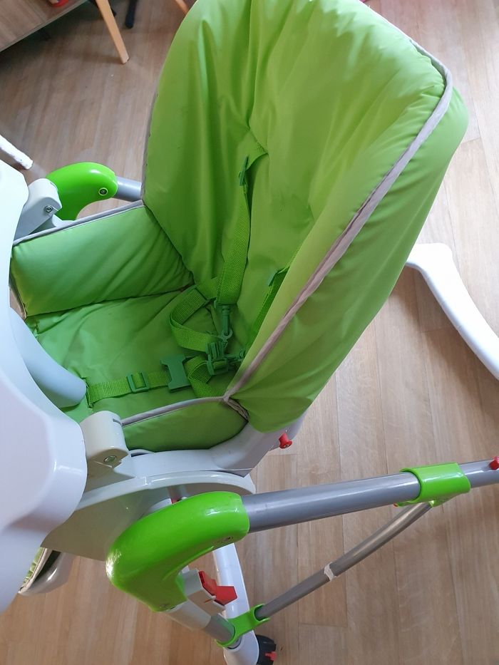 Chaise haute - photo numéro 2