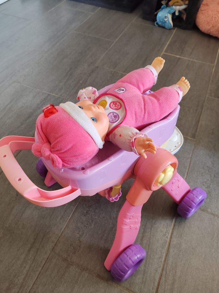 Poussette musicale 3 positions avec bébé