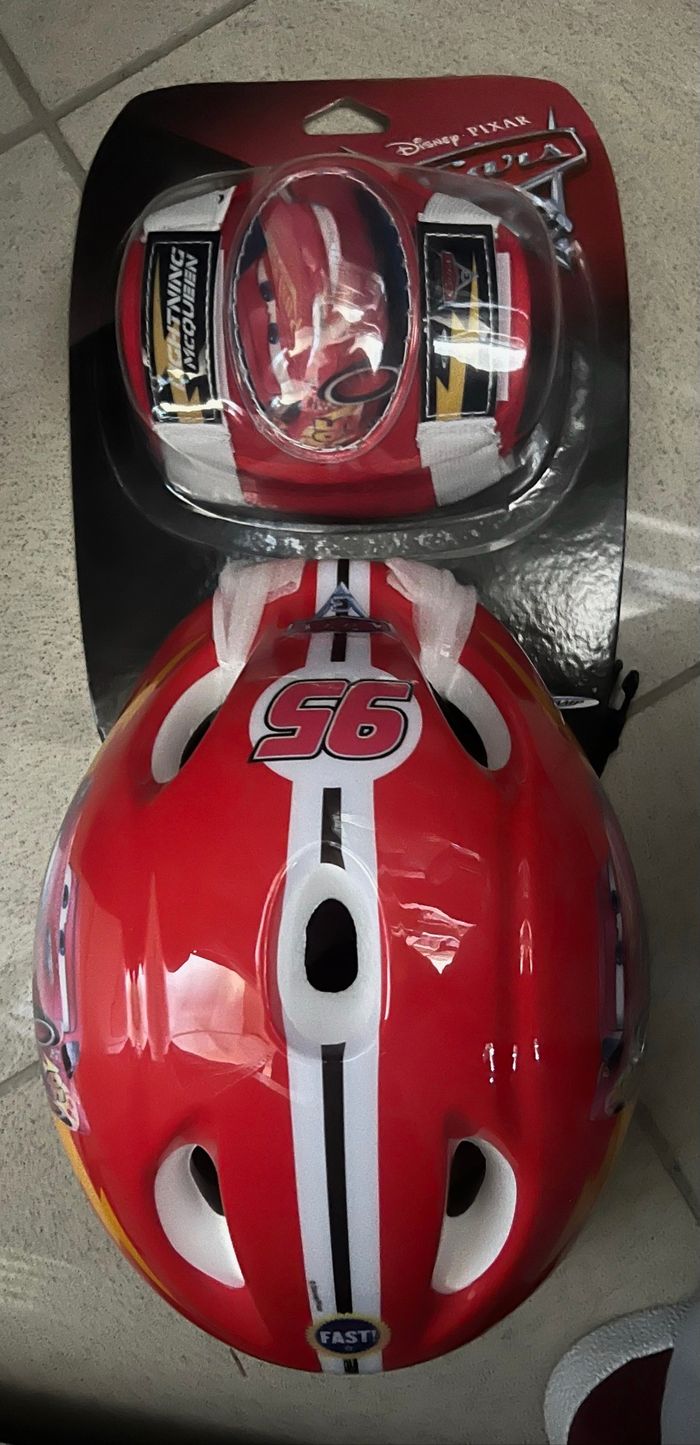 Casque cars avec protection Réglable taille 52 à 56