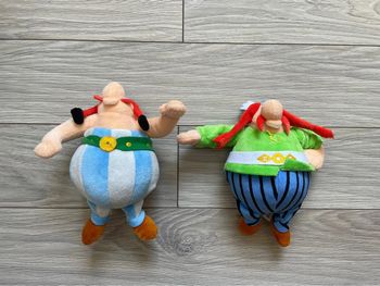 Lot 2 peluches Astérix / Obelix