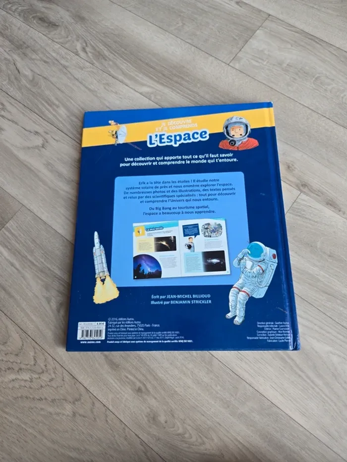 Livre sur l'espace - photo numéro 3