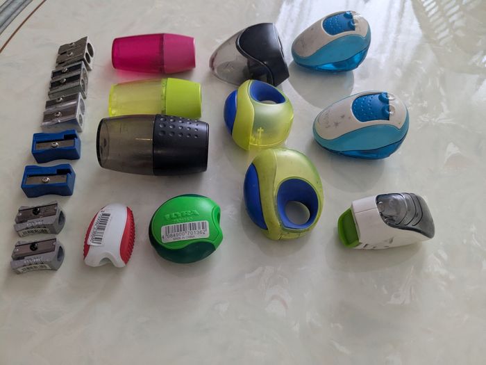 Lot de 19 taille-crayons - photo numéro 7