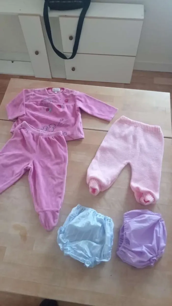 Lot de pijama et sûr couche